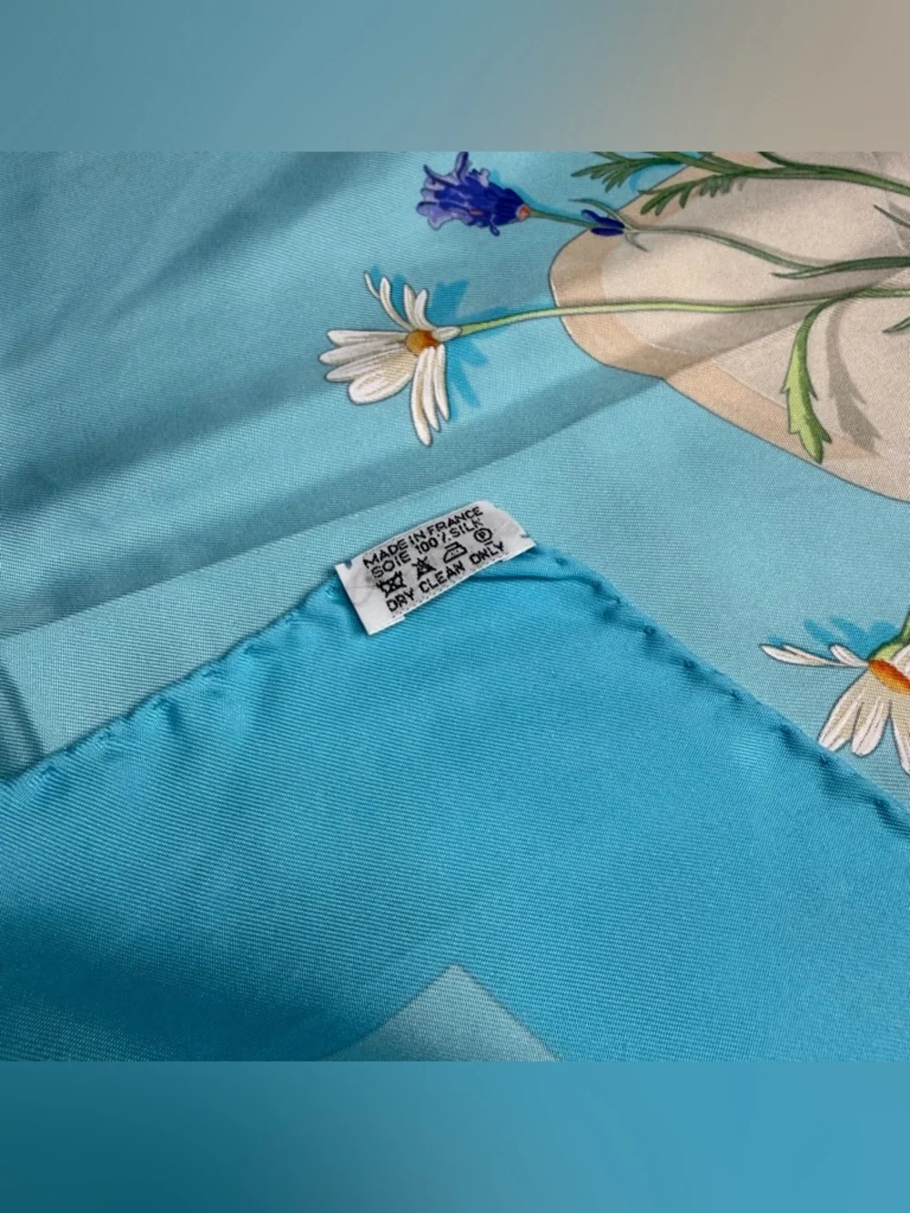 Hermes Silk Scarf Des Fleurs Pour Le Dire Blue Flowers White Love Letters - Picture 10 of 12